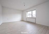 Voll unterkellertes Zweifamilienhaus mit Garten, Carport &amp; Garage in sonniger Zentrumslage von Bad Hall!