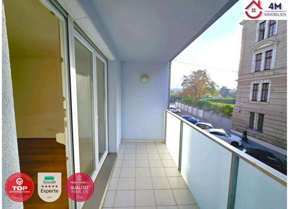 Erstbezug nach Sanierung 2 Zimmerwohnung mit Balkon und Abstellplatz