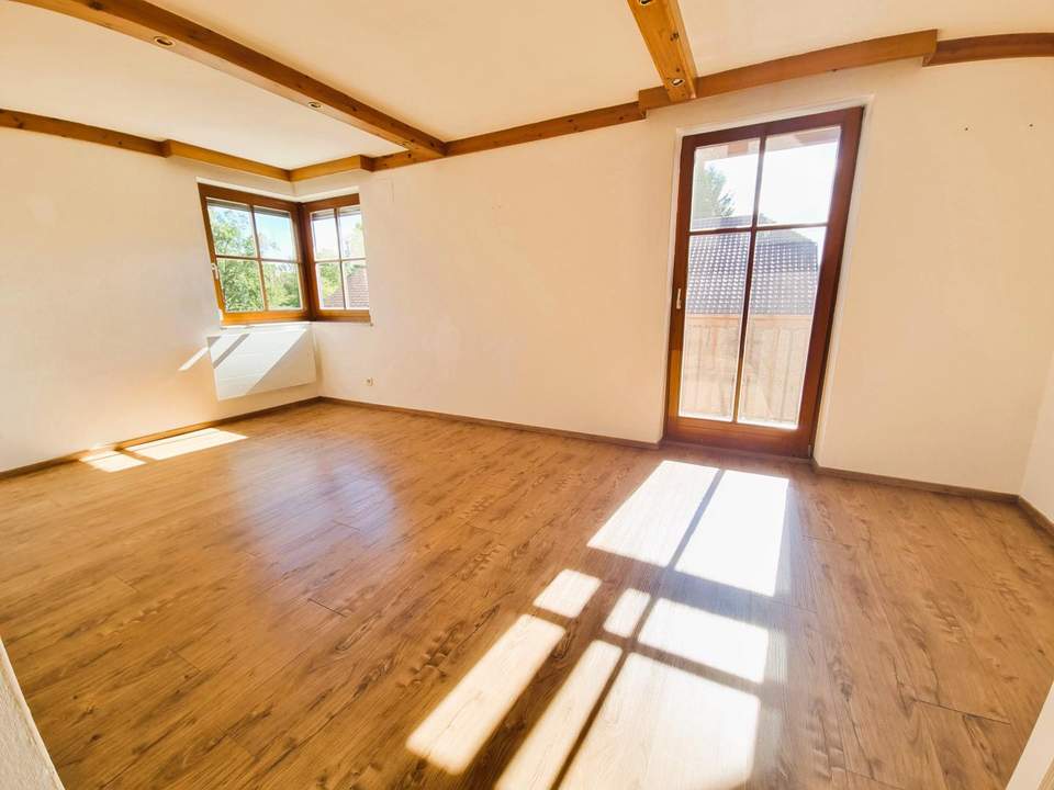 Charmante 3-Zimmer-DG-Wohnung mit Balkon &amp; Tiefgarage – sofort bezugsfertig