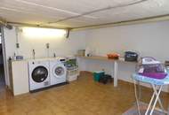 Vielseitiges Einfamilienhaus mit separater Wohneinheit, großzügigen Nebengebäuden &amp; Pool