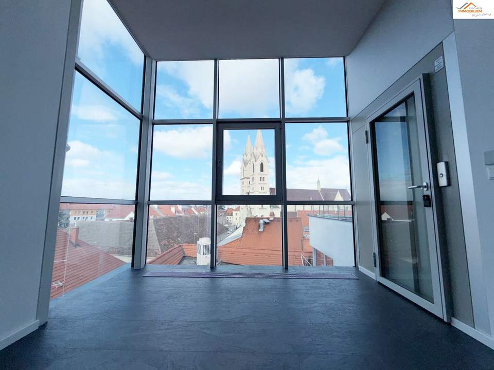 Büro / Praxis - Moderne Arbeitsfläche mit Ausblick in der Innenstadt