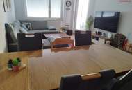 Viel Platz für Ihre Familie! Gemütliche 4-Zimmer Wohnung mit großer Loggia umgeben von Grünflächen! Beste Infrastruktur!