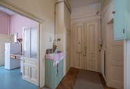 ++Rarität++ Großzügige Stilaltbauwohnung zum Sanieren in Bestage!