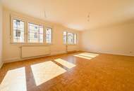 HELL UND SEHR GROSSZÜGIG - HOCHWERTIG SANIERTE 5-ZIMMER-WOHNUNG MIT BALKON IM 5. LIFTSTOCK