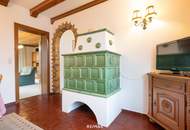 Stilvolles Ein- Zweifamilienhaus mit Doppelgarage und großen Garten