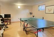 Sonniges Einfamilienhaus mit gepflegtem Garten, Terrasse, Balkon und Doppelgarage