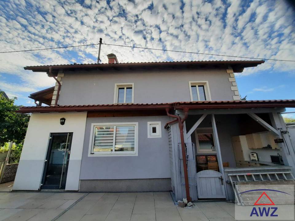 Gepflegtes und renoviertes Zweifamilienhaus in Siedlungslage in Marchtrenk zu verkaufen!
