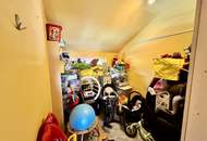 GROSSZÜGIGE VILLA IN BOCKFLIEß MIT 11 ZIMMER, POOL, DOPPELGARAGE UND WUNDERSCHÖNEM GARTEN