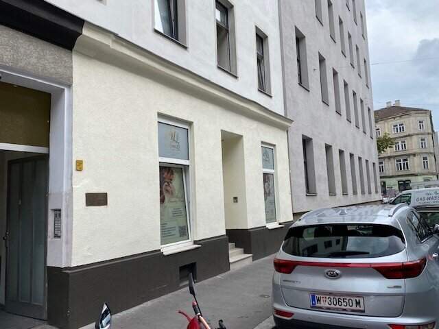 Neuwertige Praxis / Beautysalon 57m² mit 3 Zimmern