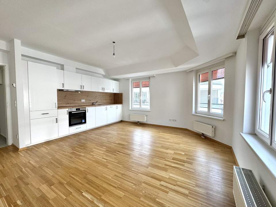 Ein kurzer Spaziergang zur U6 - Schöner Altbau mit Aufzug - Einbauküche inklusive