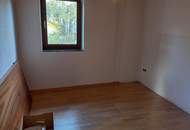 Sanierungsbedürftiges kleines Häuschen mit Garten!