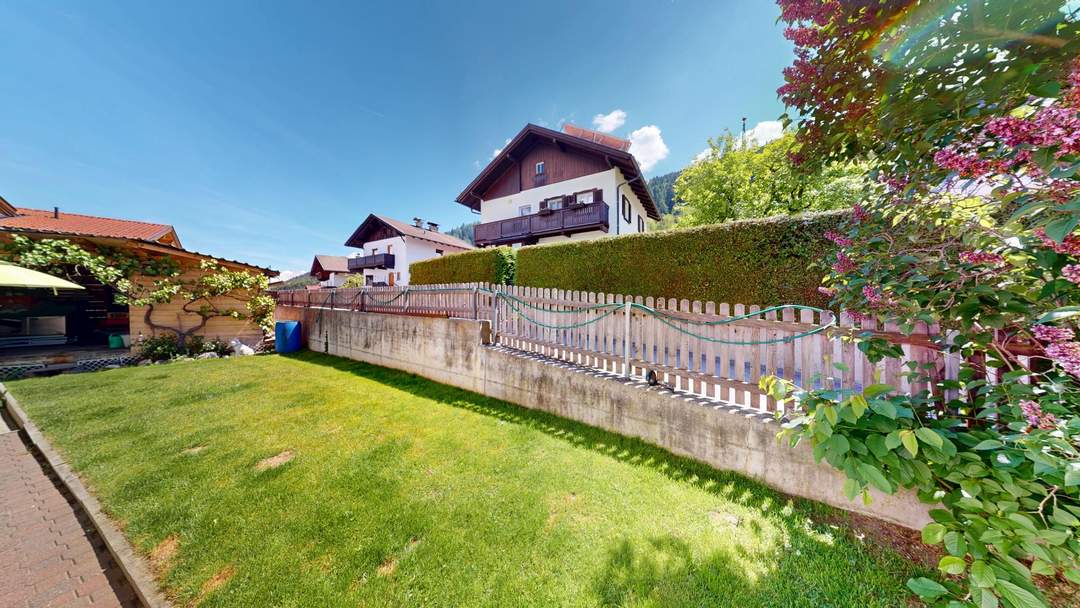 Natürlich und heimelig: "Wohnen im Grünen – 110 m² Gartenwohnung mit Hauscharakter in Axams!