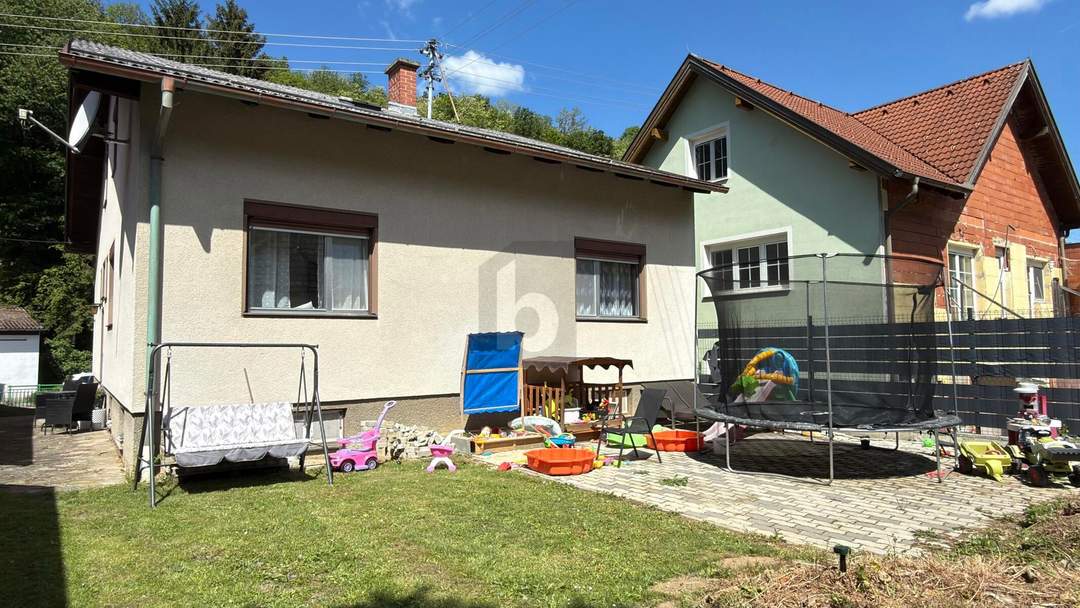 RUHELAGE MIT SANIERTEM WOHNRAUM, VOLLKELLER &amp; 1.206 QM WALD