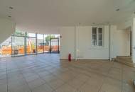 Repräsentative Büro- und Gewerbefläche mit zusätzlicher Wohneinheit im Kernzentrum von Velden