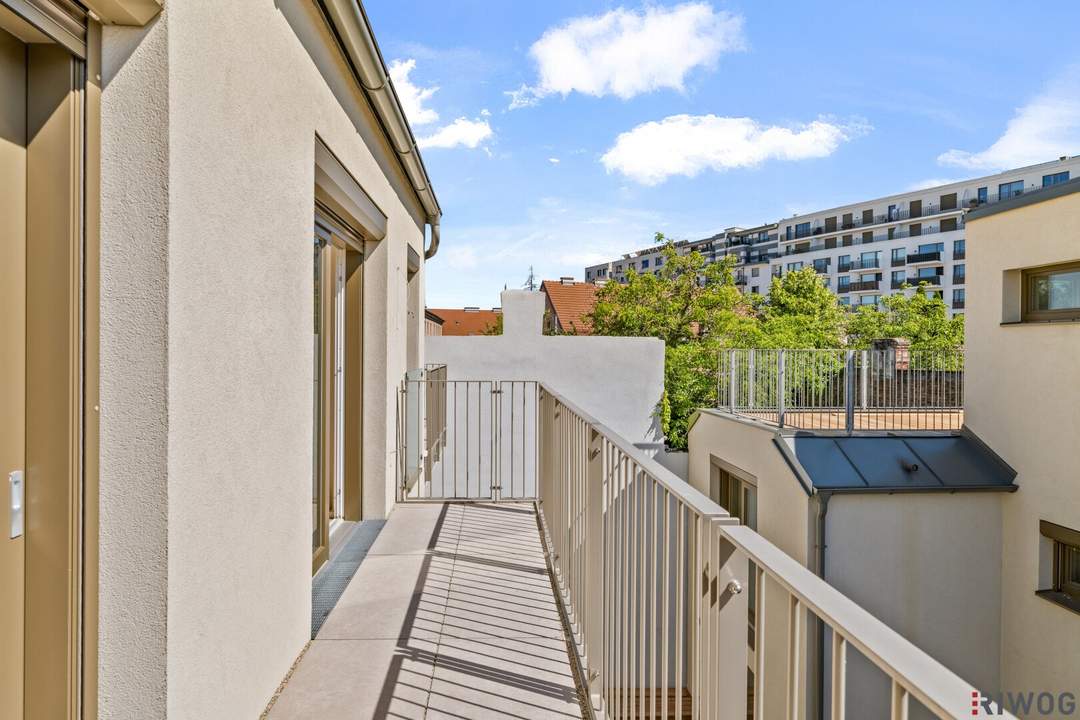 Moderner Neubau mit 2*Balkone vielen technischen Raffinessen in U-Bahn Nähe
