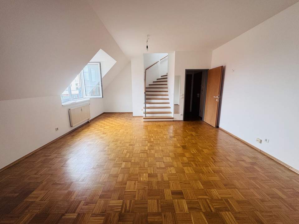 Großzügige 3-Zimmer-Maisonette mit Balkon & Garagenplatz im Dachgeschoss