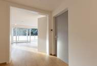 Gut aufgeteilte Praxisräumlichkeiten mit westseitigem Balkon, Eigengarten und PKW-Stellplatz
