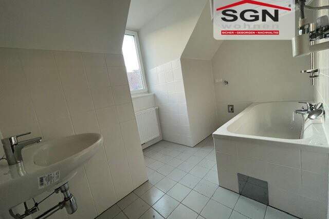 3-Zimmer spezielle Dachgeschoßwohnung, Wohnung-miete, 794,92,€, 2410 Bruck an der Leitha