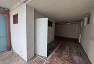 Praktischer Lagerraum mit Altbauflair und zwei Schaufenster zur Michaeligasse