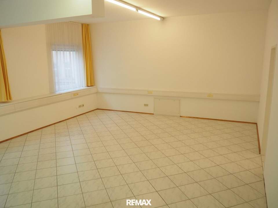 Büro-Räumlichkeiten direkt neben "U1-Station- Altes Landgut"| Miete inklusive Heizung!