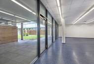 Büro-, Geschäfts- oder Ausstellungslokal mit großflächiger Auslagenfront