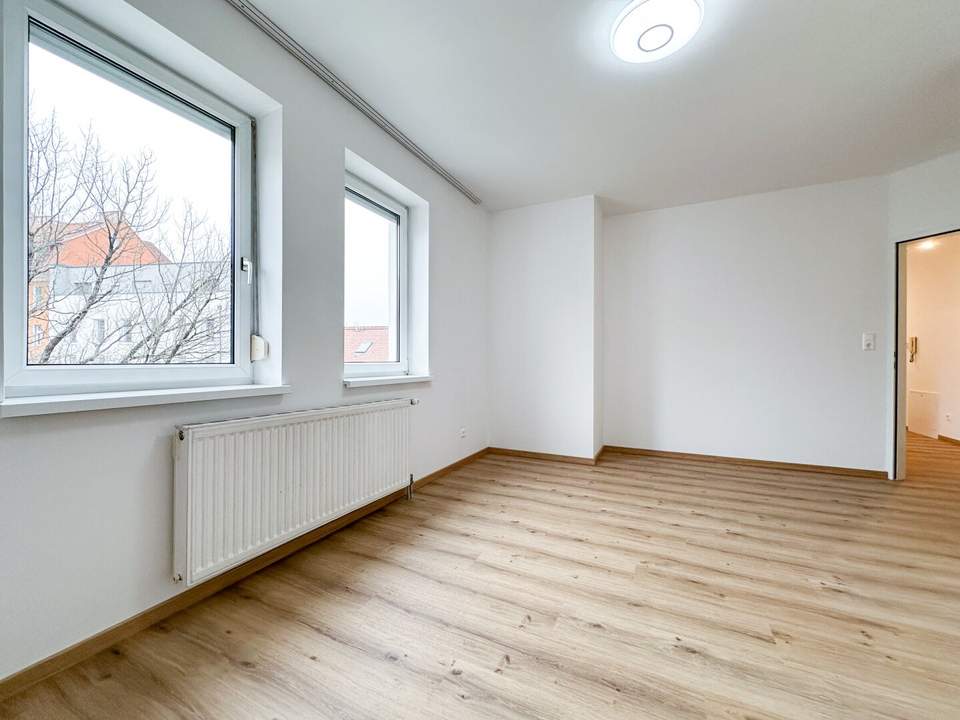 +++ GEMÜTLICHE 2,5 ZIMMER-WOHNUNG mit französischem Balkon nahe der Mur im Bezirk Lend +++