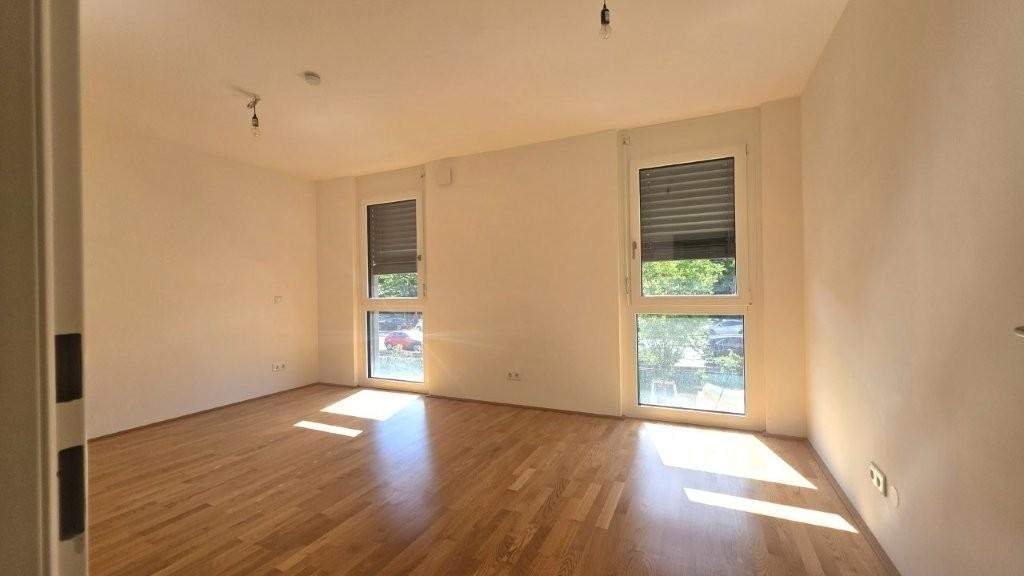 Großzügige Neubauwohnung mit Kühlung und großem, sonnigen Balkon