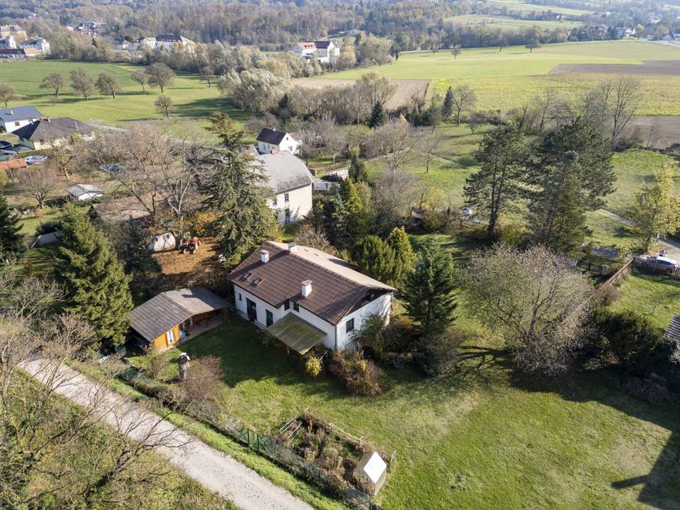 Hier können Sie sich Ihr Traum-Refugium schaffen | 1.879 m² Naturparadies mit eigenem Brunnen &amp; Weitblick | Bestandshaus sanier- und ausbaubar