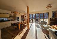 Lichtdurchflutetes Haus mit viel Platz!