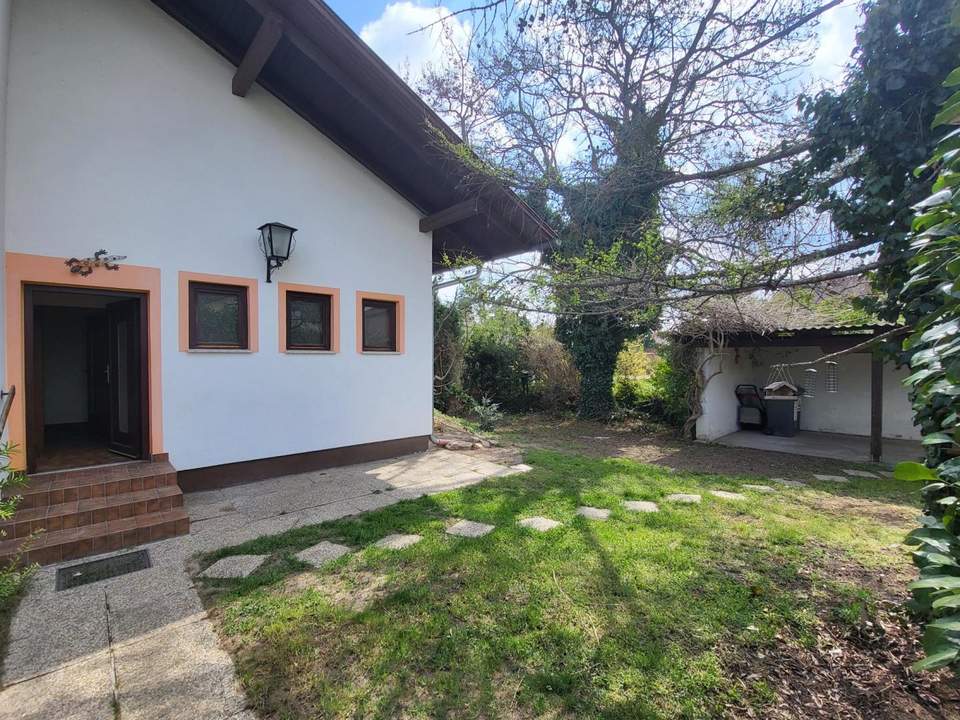 SOLIDER BUNGALOW MIT GUTER ANBINDUNG UND GROSSZÜGIGEM GARTEN IM SÜDEN VON WIENER NEUSTADT