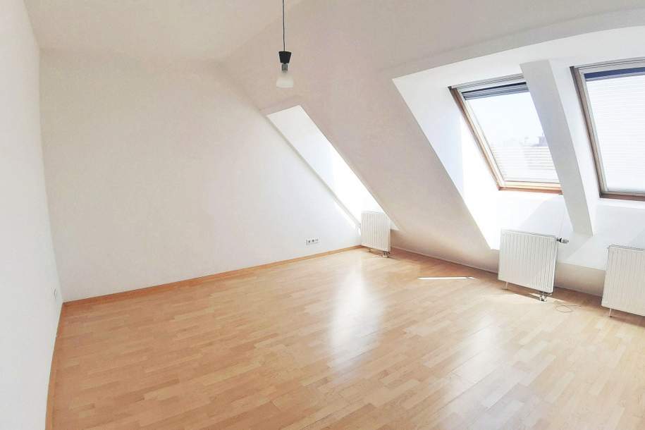 Geräumige Dachgeschosswohnung im 13. Bezirk - Nähe U4 Braunschweiggasse, Wohnung-miete, 789,64,€, 1130 Wien 13., Hietzing