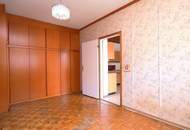 Sanierungsbedürftige 2-Zimmer-Wohnung mit Balkon