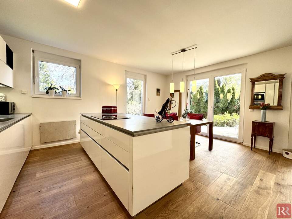 Attraktive 4-Zimmer-Gartenwohnung mit ca. 190m² Eigengarten und Carport in Klosterneuburg