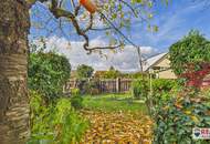 Gepflegtes Haus mit Garten, Garage & Nebengebäuden