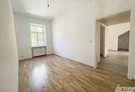BACKSTEINBAU MIT HAUSCHARAKTER FRISCH SANIERTE 4-ZIMMER FAMILIENWOHNUNG, SOFORT BEZUGSFERTIG