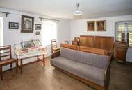 Sanierungsbedürftiger Bauernhof mit großem Grundstück