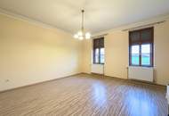 SELTENE GELEGENHEIT IN UNTERLAA - großzügiges Anwesen mit Entwicklungs- und Ausbaupotential - 1.537 m² ebener Grund - Teilungsplan vorhanden