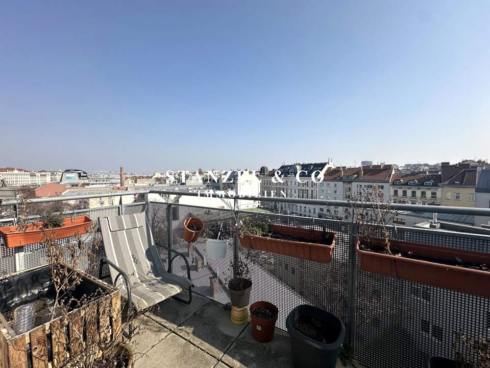 SÜDOSTSEITIGES DACHGESCHOSS MIT SÜDOSTBALKON