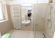 Helle DG-Wohnung in ruhiger Lage mit Terrasse
