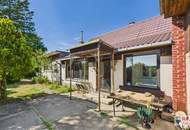 Sanierungsbedürftiges Haus mit riesigem Grundstück und Nebengebäuden