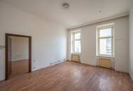 **Hannovermarkt** Renovation Opportunity: 3-Room Period Apartment with Approved Balcony and Airbnb Potentia