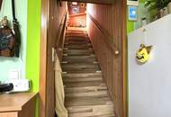 "Besonderes Ein-/Zweifamilienhaus mit Werkstatt und Weinkeller in Loidesthal"