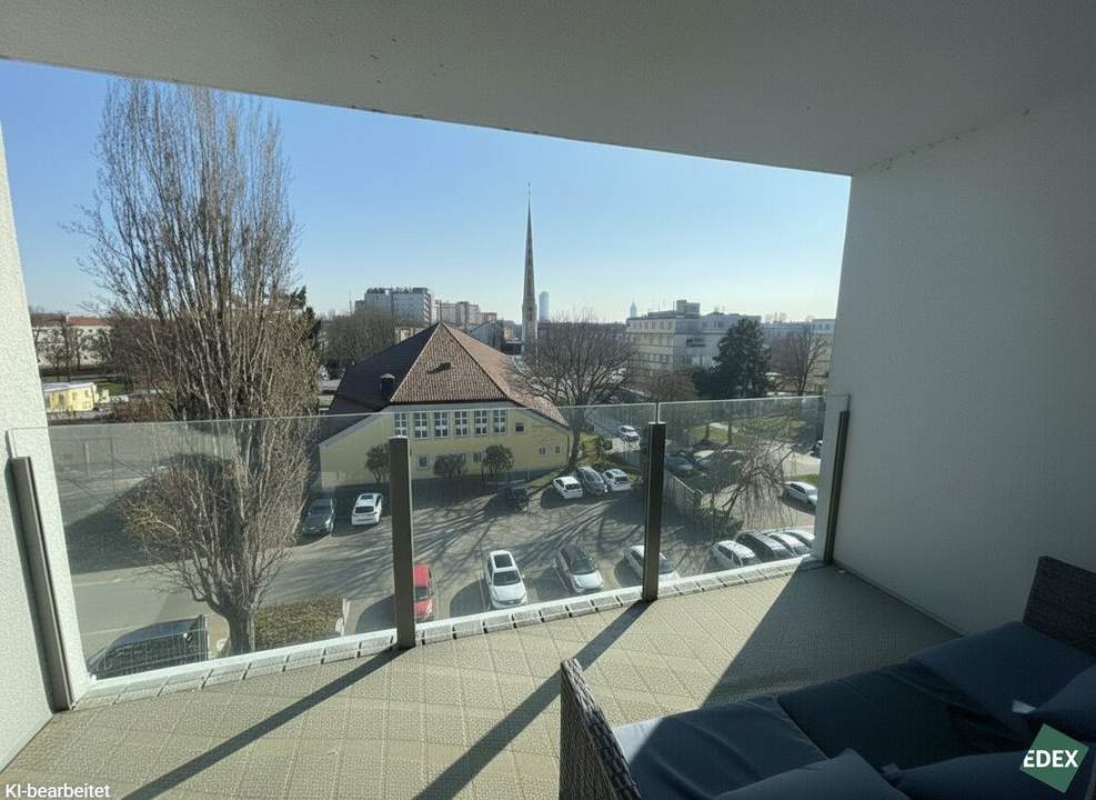 Modern Apartment with Loggia &amp; Included Garage Parking Near Klinik Floridsdorf