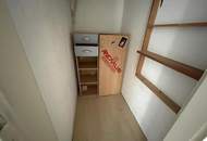 Achtung Sportbegeisterte! 4. OG OHNE LIFT - Sanierungsbedürftige 2 Zimmer Wohnung in S-Bahn-Nähe