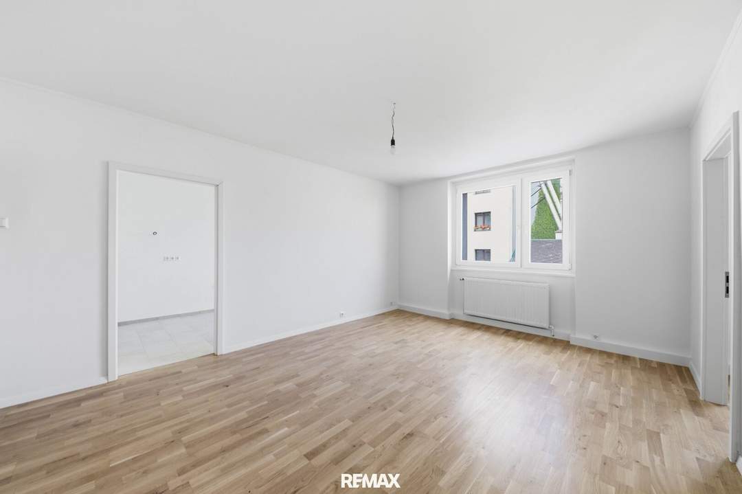 Renovierte, sonnendurchfutete 2 Zimmer-Wohnung mit Lift in 1100 Wien!