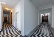 Vollsanierte, großzügige 3 Zimmer Altbauwohnung