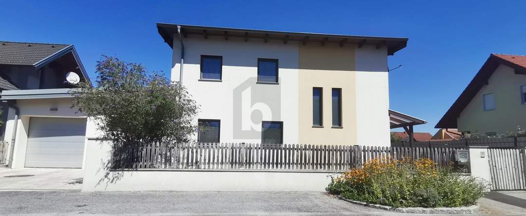 TOP GEPFLEGTER FAMILIENTRAUM ODER GENERATIONENHAUS MIT GARTEN
