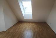 Mega-coole DG-Wohnung mit großer Terrasse - Gute Anbindung zur A4!
