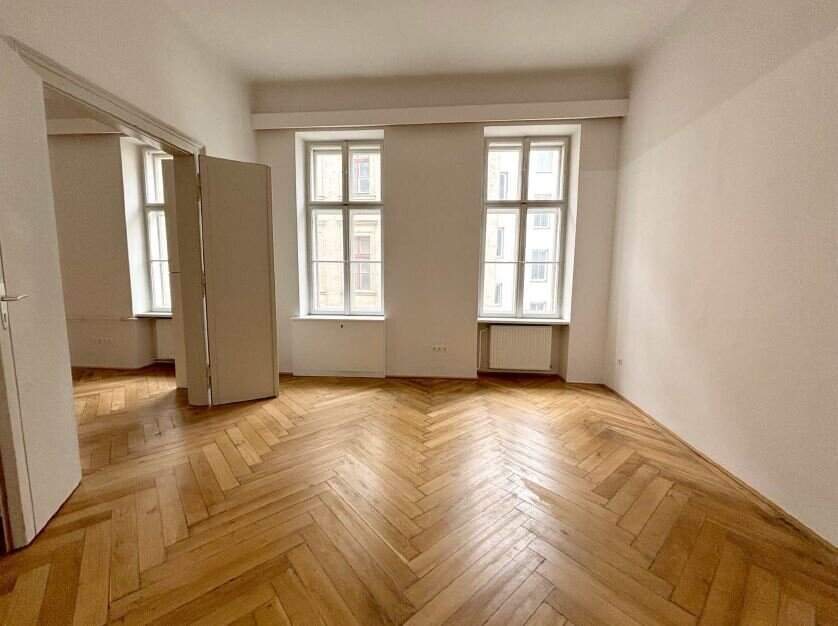 Hofseitiges Ruhiges zwei Zimmer Altbaubüro 58m²!