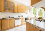 Familienparadies: Großzügige Villa für 1 oder 2 Haushalte